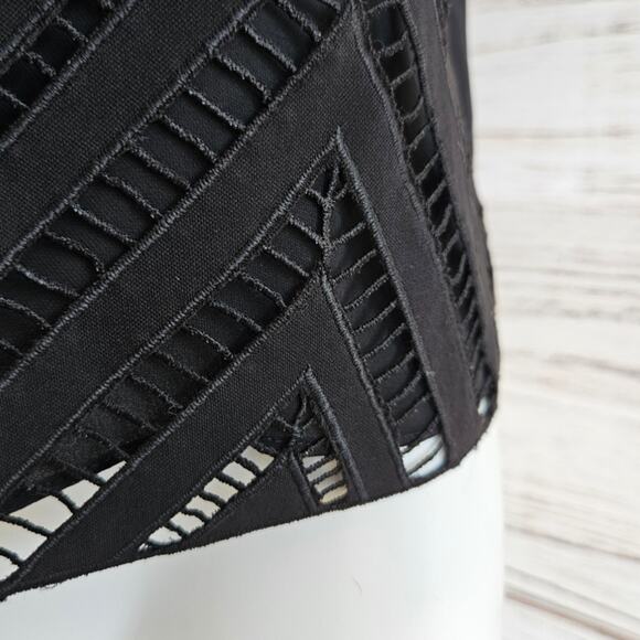 Laundry by Shelli Segal Textured Sleeveless Black Semi Sheer Blouse sz 2 - Picture 6 of 6